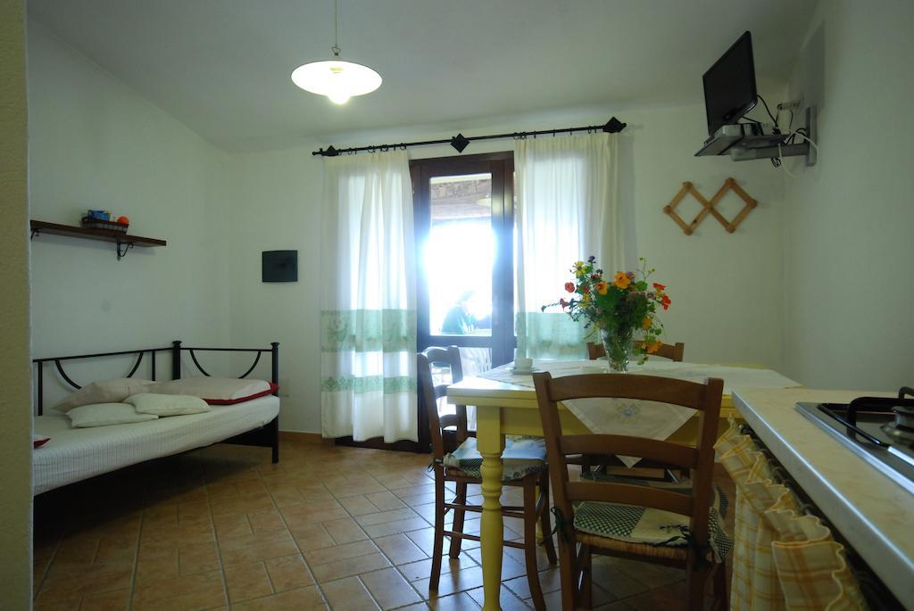 Is Cannisonis Torre dei Corsari Δωμάτιο φωτογραφία